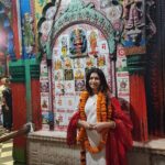 Bhagyashree Instagram - Ek mein roop anek! My Ayodhya visit was so eventful to say the least. Did darshan of #ramlalla #hanumangarhi and even took part in the Ram leela as MaShabri. Yeh bhi kar liya! Transported into a different era, a different zone, connecting to the roots, understanding the scriptures, life in Ayodhya.... lucky to have had this experience during Navratri. #ayodhya #ramleela #throwbackthursday #traveldiaries #ramayan #shabri #stage #uttarpradesh #incredibleindia #festival #navratri Ayodhya City
