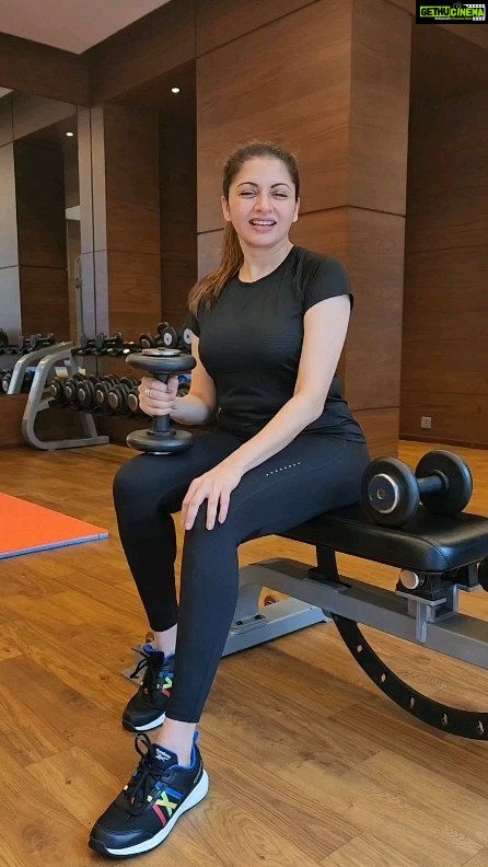 Bhagyashree Instagram - #tuesdaytipswithb Stop the sag...workout your pecs for a better posture. Using weights strengthens the pectoral muscles(breast muscles). It gives them flexibility, helping your rib cage to expand smoothly, increasing lung capacity thereby bettering thoracic breathing. #functionaltraining #workout #pecs #pectoralmuscles #workoutmotivation #coreworkout #exercise #thoracic #workoutmotivation #fitnessmotivation #bestrong #fitness #domorebemore #exercise #muscles #health #flexibility #mobility #strengthtraining