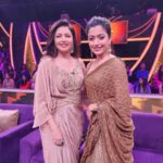 Bhagyashree Instagram - And Its a wrap !!! What a funfilled, entertaining super exciting finale of #didsupermoms it was ! I thouroughly enjoyed my first tryst as a judge on this show. To encourage and applaud all the moms and to connect with all the viewers of this extemely positive show, was wonderful. Also got to meet so many of my friends from the industry too. Do watch it on @zeetv @zee5 @govinda_herono1 @neena_gupta @rashmika_mandanna @ijaybhanushali