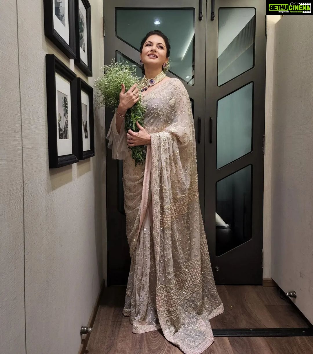 Bhagyashree Instagram - Blush pink! Outfit: @mohini__chabria Jewellry: @farahkhanworld Rings & braclet @jewelryaccent Styled by @roshni0819 MakeUp: @elvismakeupartist Hair: @sanjeeda1772 #saree #jewellery #pink #sareelove #lovethelook #dressedup #bts #shoot #shimmernshine #glam #bebeautiful #shimmernshine #shinebrightlikeadiamond #beyourownkindofbeautiful