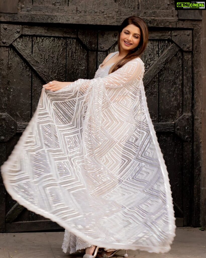 Bhagyashree Instagram - Silver linings ! Saree: @chaashni.couture Jewellery: @azotiique Stylist: @stylebysaachivj Team: @styledbynikinagda @sanzimehta777 Photographer: @anujjoshiproductions #saree #sari #shinebright #bebeautiful #sareelove #lovethelook #dressedup #shimmernshime #beyourownkindofbeautiful