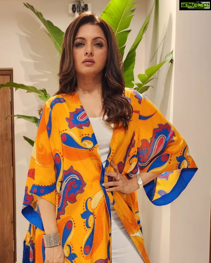 Bhagyashree Instagram - Mango bite ! Stylist - @roshni0819 Outfit - @stylejunkiie Hair - @farahkadkotra_hairmakeup