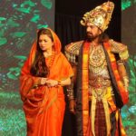Bhagyashree Instagram – From Ayodhya on the first day to Durga Ma darshan on the last.. this navratri has been nothing short of a shower of blessings.

Immense gratitude for being able to visit, temples, gurudwara, dargah and churches all over  within this month of October… i feel blessed.

#incredibleindia #traveldiaries #traveltalesbyb 
#navratri #blessings #gratitude.