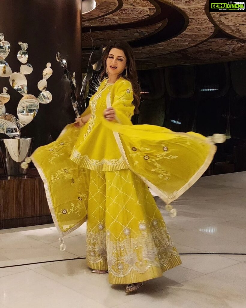 Bhagyashree Instagram - Navratri ki dhoom !! Touring all over the country and having the experience of a lifetime seeing the beautiful way navratri is celebrated all over India. I even danced to the heart thumping current favourite #vithala song in #hyderabad #incredibleindia #navratri #festivalsofindia #dance #festivewear #festivevibes Stylist - @roshni0819 Outfit - @leela_by_a x @offbeatmediain