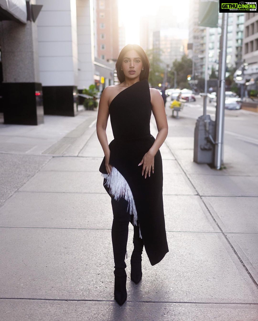 Bhumi Pednekar Instagram - TOUCHDOWN @tiff_net ! The Thank You For Coming Squad has arrived! #thankyouforcomingattiff #tyfcattiff TIFF Production: @Mediaworkss TIFF BTS: Photography & Video: @amritaroraphotography Styled by - @manishamelwani @devanshi.15 @abhilashatd Styling Team - @sim.ran_awayy @junni.khyriem @iambidipto_ @gypsy.girl.world @bhavnaaaaa.r @kasliwalriddhi @swityshinde @juhi.melwani @shubhangi.upadhyay2 *Bhumi* Outfit - @toni_maticevski Hair : @connorlangehair *Dolly* Outfit - @abhisheksharmastudio Jewellery - @vishvafinejewelry Heels - @monrowshoes Hair & Makeup: @shirleywuofficial *Kusha* Outfit - @safiyaa_official Jewellery - @vishvafinejewelry Hair & Makeup: @shirleywuofficial *Shibani* Outfit - @roologyofficial Jewellery - @vishvafinejewelry Heels- @aands_official @ascend.rohank Hair & Makeup: @shirleywuofficial *Shehnaaz* Outfit - @nicolasjebranworld @mohiebdahabieh Jewellery - @vishvafinejewelry Heels- @londonrag_in Hair & Makeup: @shirleywuofficial