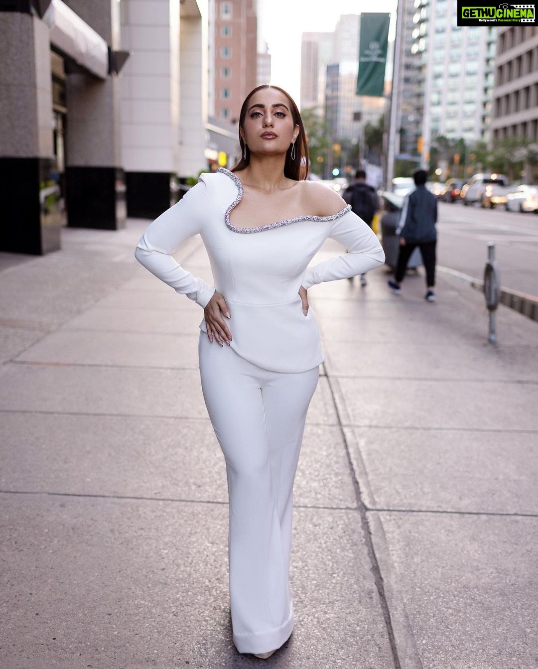 Bhumi Pednekar Instagram - TOUCHDOWN @tiff_net ! The Thank You For Coming Squad has arrived! #thankyouforcomingattiff #tyfcattiff TIFF Production: @Mediaworkss TIFF BTS: Photography & Video: @amritaroraphotography Styled by - @manishamelwani @devanshi.15 @abhilashatd Styling Team - @sim.ran_awayy @junni.khyriem @iambidipto_ @gypsy.girl.world @bhavnaaaaa.r @kasliwalriddhi @swityshinde @juhi.melwani @shubhangi.upadhyay2 *Bhumi* Outfit - @toni_maticevski Hair : @connorlangehair *Dolly* Outfit - @abhisheksharmastudio Jewellery - @vishvafinejewelry Heels - @monrowshoes Hair & Makeup: @shirleywuofficial *Kusha* Outfit - @safiyaa_official Jewellery - @vishvafinejewelry Hair & Makeup: @shirleywuofficial *Shibani* Outfit - @roologyofficial Jewellery - @vishvafinejewelry Heels- @aands_official @ascend.rohank Hair & Makeup: @shirleywuofficial *Shehnaaz* Outfit - @nicolasjebranworld @mohiebdahabieh Jewellery - @vishvafinejewelry Heels- @londonrag_in Hair & Makeup: @shirleywuofficial