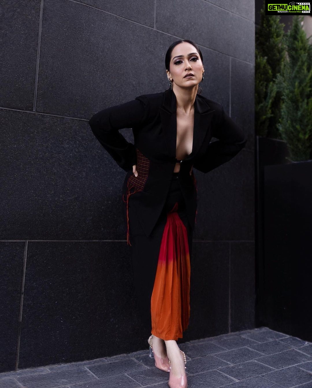 Bhumi Pednekar Instagram - TOUCHDOWN @tiff_net ! The Thank You For Coming Squad has arrived! #thankyouforcomingattiff #tyfcattiff TIFF Production: @Mediaworkss TIFF BTS: Photography & Video: @amritaroraphotography Styled by - @manishamelwani @devanshi.15 @abhilashatd Styling Team - @sim.ran_awayy @junni.khyriem @iambidipto_ @gypsy.girl.world @bhavnaaaaa.r @kasliwalriddhi @swityshinde @juhi.melwani @shubhangi.upadhyay2 *Bhumi* Outfit - @toni_maticevski Hair : @connorlangehair *Dolly* Outfit - @abhisheksharmastudio Jewellery - @vishvafinejewelry Heels - @monrowshoes Hair & Makeup: @shirleywuofficial *Kusha* Outfit - @safiyaa_official Jewellery - @vishvafinejewelry Hair & Makeup: @shirleywuofficial *Shibani* Outfit - @roologyofficial Jewellery - @vishvafinejewelry Heels- @aands_official @ascend.rohank Hair & Makeup: @shirleywuofficial *Shehnaaz* Outfit - @nicolasjebranworld @mohiebdahabieh Jewellery - @vishvafinejewelry Heels- @londonrag_in Hair & Makeup: @shirleywuofficial