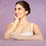 Bhumi Pednekar Instagram - Jewellery that dances to your tune! Check out our new collection in collaboration with @bhumipednekar . The stunning range features very unique designs and also some magic pieces that can be worn in SO MANY WAYS! Get ready for magic ❤️ #GIVA #GIVAJewellery #GIVAxBHUMIPEDNEKAR #BhumibloomswithGIVA #bhumipednekarfans