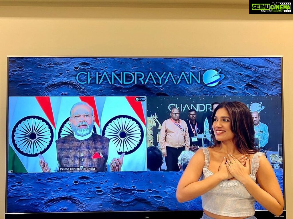 Bhumi Pednekar Instagram - Today India made history. We are over the moon :) Congratulations to the entire team at @isro.in for a successful moon mission. Full of pride and joy ❤️ Jai Hind 🇮🇳 #Chandrayaan3