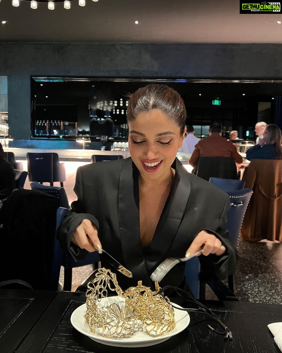 Bhumi Pednekar Instagram - Last night went from winning an award to eating the best apple pie :) Thank you Melbourne and IFFM for the love ❤️