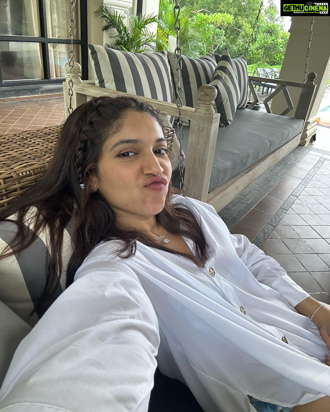 Bhumi Pednekar Instagram - Mentally still in goa 🌊