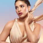 Bhumi Pednekar Instagram – When you shop @bhumipednekar’s limited-edition #MACVIVAGLAM Lipstick, we donate 100% of the selling price to local organizations championing healthy futures and equal rights for all. Do good and look GLAM by checking out her universally flattering, moisture-matte mauve now!

Buy now. Link in the bio. 

#MACBHUMIPEDNEKAR