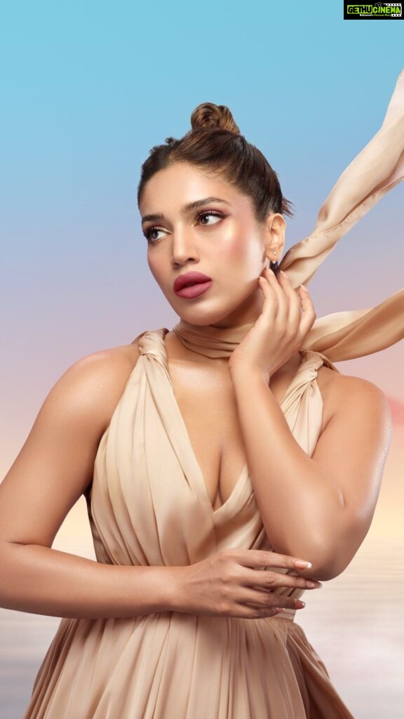 Bhumi Pednekar Instagram - When you shop @bhumipednekar’s limited-edition #MACVIVAGLAM Lipstick, we donate 100% of the selling price to local organizations championing healthy futures and equal rights for all. Do good and look GLAM by checking out her universally flattering, moisture-matte mauve now! Buy now. Link in the bio. #MACBHUMIPEDNEKAR