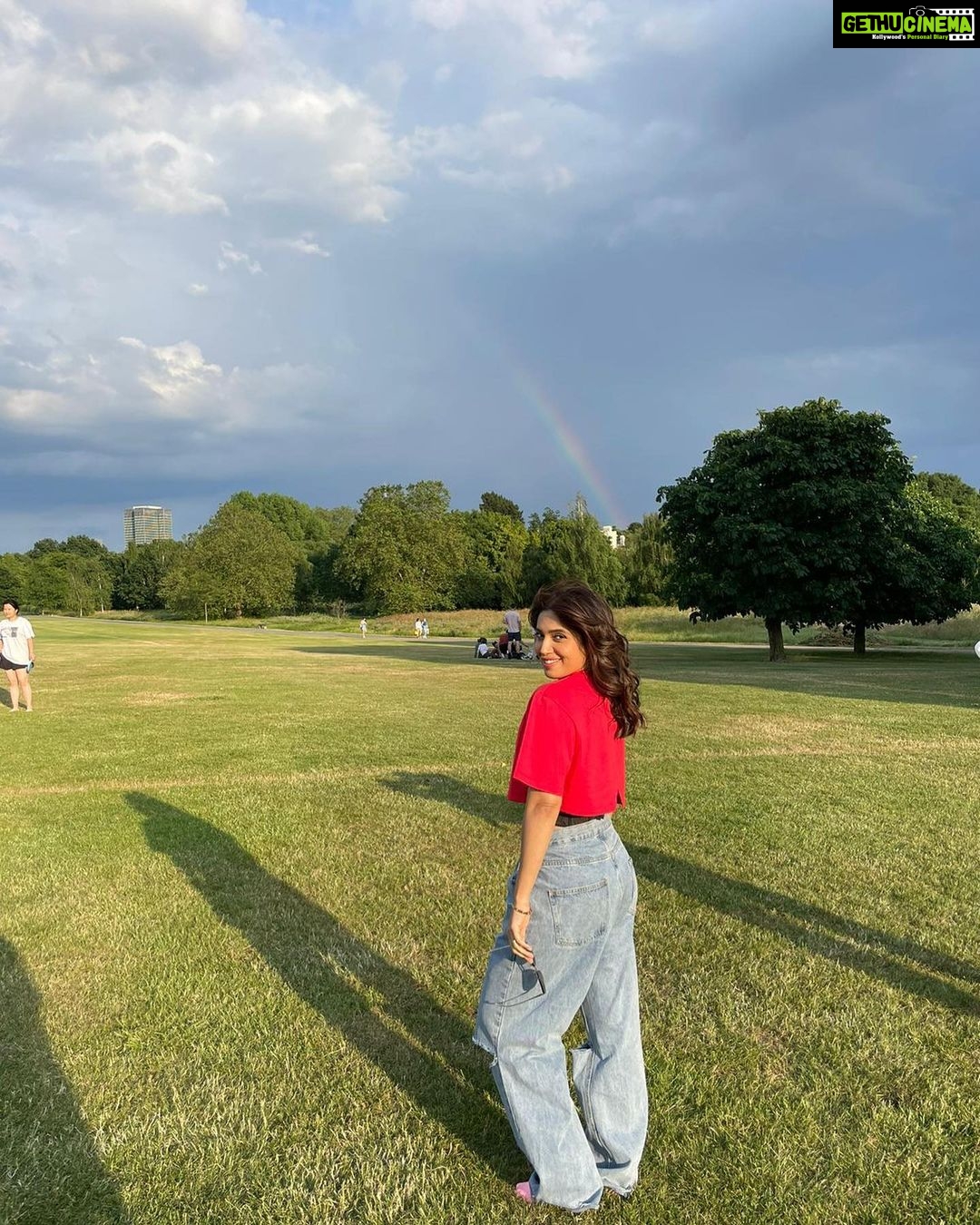 Bhumi Pednekar Instagram - Create your own rainbow everyday :) 🌈#Sunday #love #loveislove
