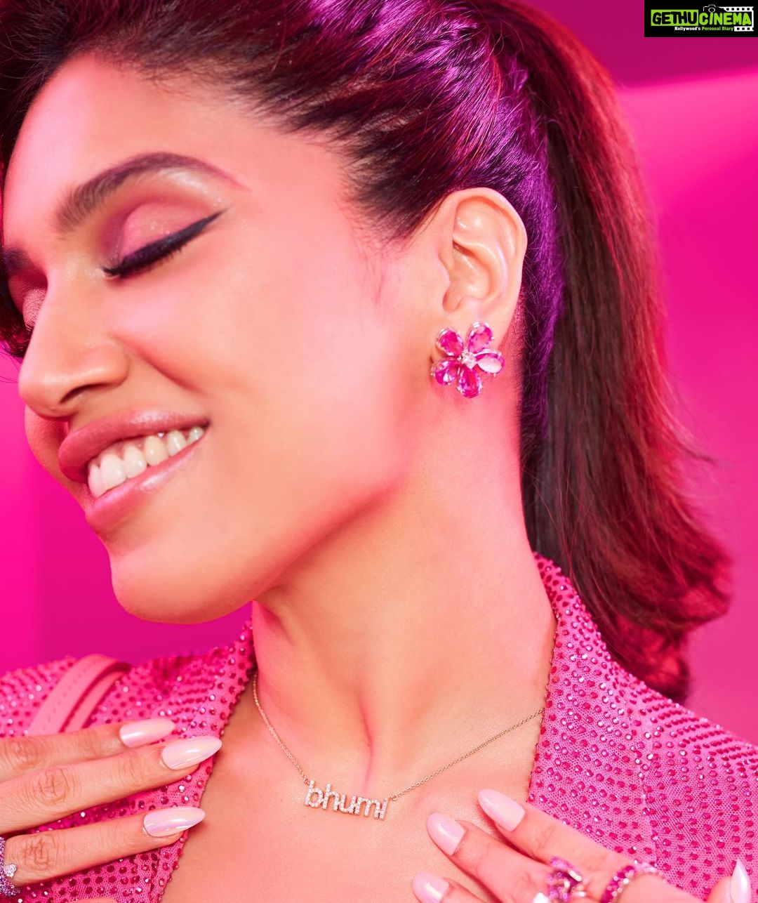 Bhumi Pednekar Instagram - In my Barbie era 💖 #Barbiefied #BdayWeek . . . . Styling Team @mohitrai @shubhi.kumar @teammrstyles Wearing @itrhofficial Jewellery @mahesh_notandass @vandalsworld_unofficial Makeup @sonicsmakeup Hair @hairstories_byseema Assisted by @amehra16 Clicked by @tejasnerurkarr Managed by @khandelwal_neha