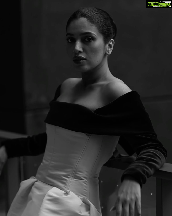Bhumi Pednekar Instagram - My beautiful @bhumipednekar today for day 2 of press @tiff_net Next Stop, our Gala Premiere! See you on the red carpet! TIFF Production : @Mediaworkss TIFF BTS : Photography and Video : @amitaroraphotography Outfit - @bibhumohapatra Shoes - @dune_london_india Makeup - @maccosmeticscanada, @maccosmeticsindia Hair - @connorlangehair Styling - @rheakapoor @manishamelwani @devanshi.15 @abhilashatd