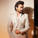 Bhuvan Bam Instagram – The joy of suiting up!

@themaroonsuit @dripproject.co @zufr_india @henna.akhtar 
@shivamguptaphotography
@aalimhakim @robertson_lyngdoh_