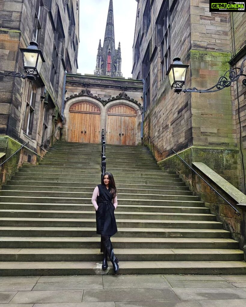 Catherine Tresa Instagram - Scotland is bagpiping it's way into my heart!♥️ @batwoman_m #scenicscotland #magicofscotland #trainadventures Scotland, United Kingdom