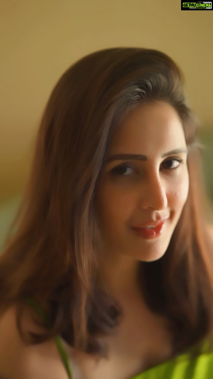 Chahatt Khanna Instagram - Your energy speaks and it’s never deceptive .. 🧬⭐️🔮 #chahattkhanna #candid
