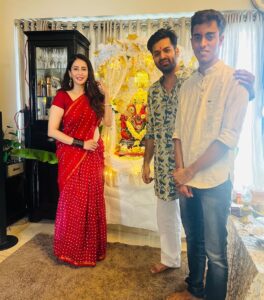 Chahatt Khanna Instagram - Ganu Bhaiya’s 2nd year with us ♥️ 
@rohan_gandotra @amairakhanna15 #festive #ck #Ganpati #chahattkhanna #2023