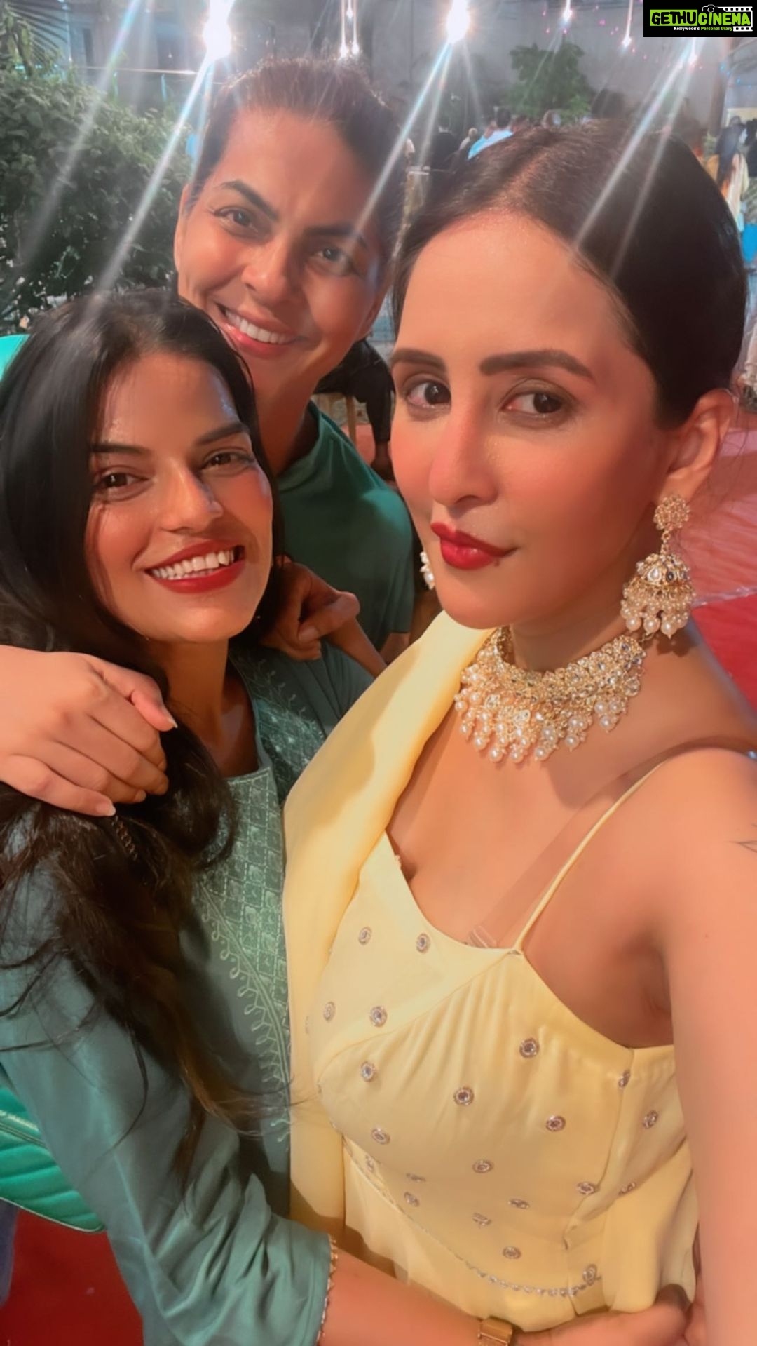 Chahatt Khanna Instagram - Navratri fever 💛 India