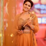 Chaitra Reddy Instagram – Double the AWARDS , Double the HAPPINESS , Double the LOVE , Double the RESPONSIBILITY to entertain y’all ❤️ thank you isn’t a word to express my gratitude towards you all ❤️ 
 
NANDRI 🙏🏻

 Team behind 😍
Make up : @vijiknr ❤️
Hair : @mani_stylist_ ❤️
Styling : @nikhitaniranjan ❤️ 
Outfit by : @olivesbysashi.in ❤️
Photography : @dhanush__photography ❤️ 
Jewellery : @bronzerbridaljewellery ❤️