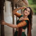 Chaitra Reddy Instagram - @chaitrareddy_official @fab_adila @kalaiartistry @dhanush__photography . . . . . . . . . #dhanushphotography #chaithrareddy #suntv #photoshoot #channaiphotography #chennai #thala #trandingreels #ennasollapogirai #newshoot #ajith #kandukondenkandukonden #traditional #greensalwar #newtrend #reel #photography #ecr Chennai, India