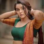 Chaitra Reddy Instagram - @chaitrareddy_official @fab_adila @kalaiartistry @dhanush__photography . . . . . . . . . #dhanushphotography #chaithrareddy #suntv #photoshoot #channaiphotography #chennai #thala #trandingreels #ennasollapogirai #newshoot #ajith #kandukondenkandukonden #traditional #greensalwar #newtrend #reel #photography #ecr Chennai, India