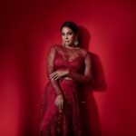Chandini Tamilarasan Instagram – Whatever you are, be a good one ✨
Photography : @alex_judeson ✨
Makeup : @o7bridalartistry ✨
Hairstylist : @prem_hairstyle ✨
Assisted by @ramanna386 ✨
Vc : @ajudaythclicker ✨
Outfit : @haja_abdul_nawaz_fashion ✨

#chandinitamilarasan #chandini #actresschandini #photoshoot #friday #fridayvibes #love #vibes #weekendvibes #weekend #kollywood #tollywood #tollywoodactress #weekendmood #weekendwithchand
#indoorphotography #vintagestyle #vintage #indowestern #chennaijazzcollection #o7bridal #devimakeup #devimakeupcbe #devimakeupkovai #thankgod  #judsonphotography Chennai, India