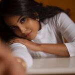 Chandini Tamilarasan Instagram - A smile is happiness you'll find right under your nose ✨ 📸 @irst_photography ✨ Mua @sureshmakeup151 ✨ Hairstylist @prem_hairstyle ✨ Assisted by @ramanna386 ✨ #chandinitamilarasan #chandini #actresschandini #photoshoot #friday #fridayvibes #love #vibes #weekendvibes #weekend #kollywood #tollywood #tollywoodactress #weekendmood #weekendwithchand Chennai, India