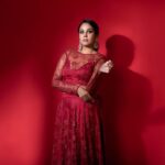 Chandini Tamilarasan Instagram - The road to success is always under construction ✨ Photography : @alex_judeson ✨ Makeup : @o7bridalartistry ✨ Hairstylist : @prem_hairstyle ✨ Assisted by @ramanna386 ✨ Vc : @ajudaythclicker ✨ Outfit : @haja_abdul_nawaz_fashion ✨ #chandinitamilarasan #chandini #actresschandini #photoshoot #friday #fridayvibes #love #vibes #weekendvibes #weekend #kollywood #tollywood #tollywoodactress #weekendmood #weekendwithchand #indoorphotography #vintagestyle #vintage #indowestern #chennaijazzcollection #o7bridal #devimakeup #devimakeupcbe #devimakeupkovai #thankgod #judsonphotography Chennai, India
