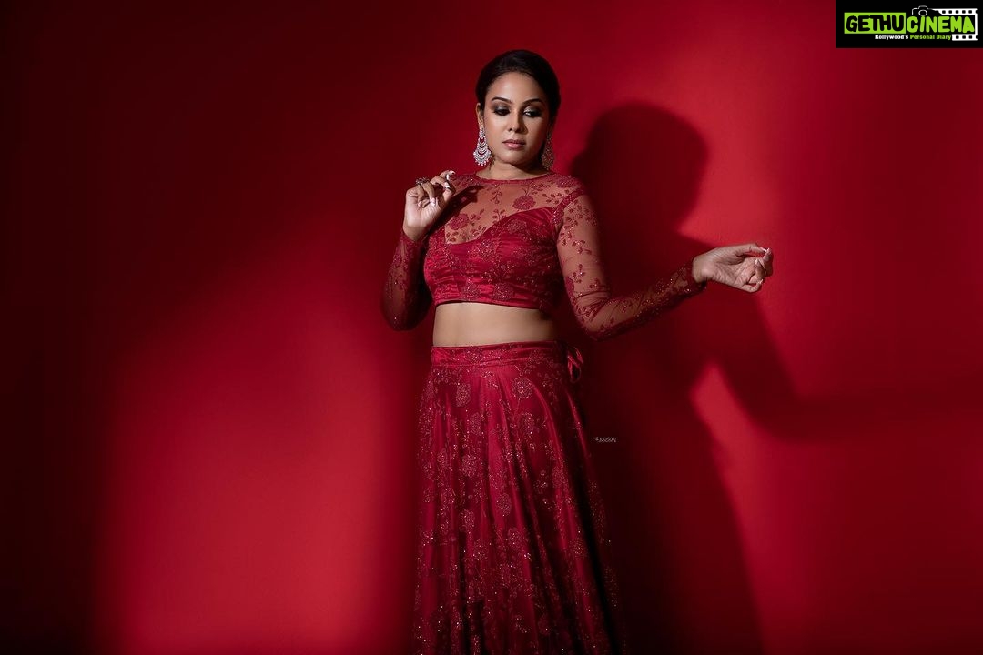 Chandini Tamilarasan Instagram - The road to success is always under construction ✨ Photography : @alex_judeson ✨ Makeup : @o7bridalartistry ✨ Hairstylist : @prem_hairstyle ✨ Assisted by @ramanna386 ✨ Vc : @ajudaythclicker ✨ Outfit : @haja_abdul_nawaz_fashion ✨ #chandinitamilarasan #chandini #actresschandini #photoshoot #friday #fridayvibes #love #vibes #weekendvibes #weekend #kollywood #tollywood #tollywoodactress #weekendmood #weekendwithchand #indoorphotography #vintagestyle #vintage #indowestern #chennaijazzcollection #o7bridal #devimakeup #devimakeupcbe #devimakeupkovai #thankgod #judsonphotography Chennai, India