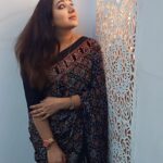 Chandra Lakshman Instagram – Light💫
Beautiful saree from @samsons_wold ❤️

#moongirl #actor #sareelove #guppedanthamanasu #starmaa #telugu Hyderabad