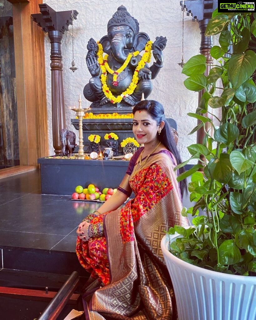 Chaya Singh Instagram - Happy Ganesh Chaturthi #festival #ganeshchaturthi #traditional #saree #celebration #picoftheday