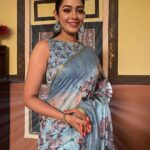 Chaya Singh Instagram - Spark brilliantly and shine brightly 💙 #blissful #lightup #picoftheday #saree #fashion