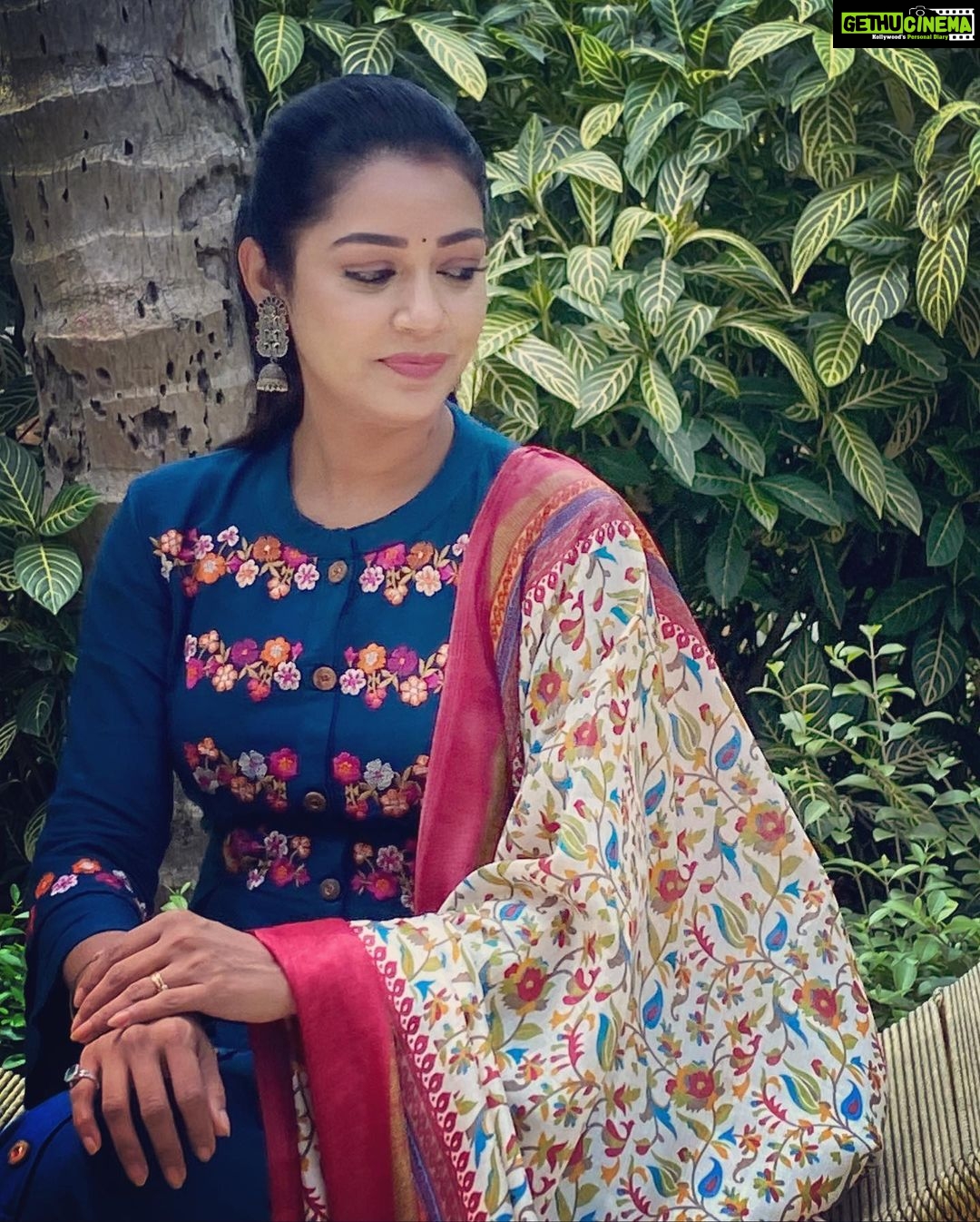 Chaya Singh Instagram - Flawsome An individual who embraces their ‘flaws’ and knows they are awesome regardless. #picoftheday #picoftheweek #saturdayvibes #bhoomika #simplystylish