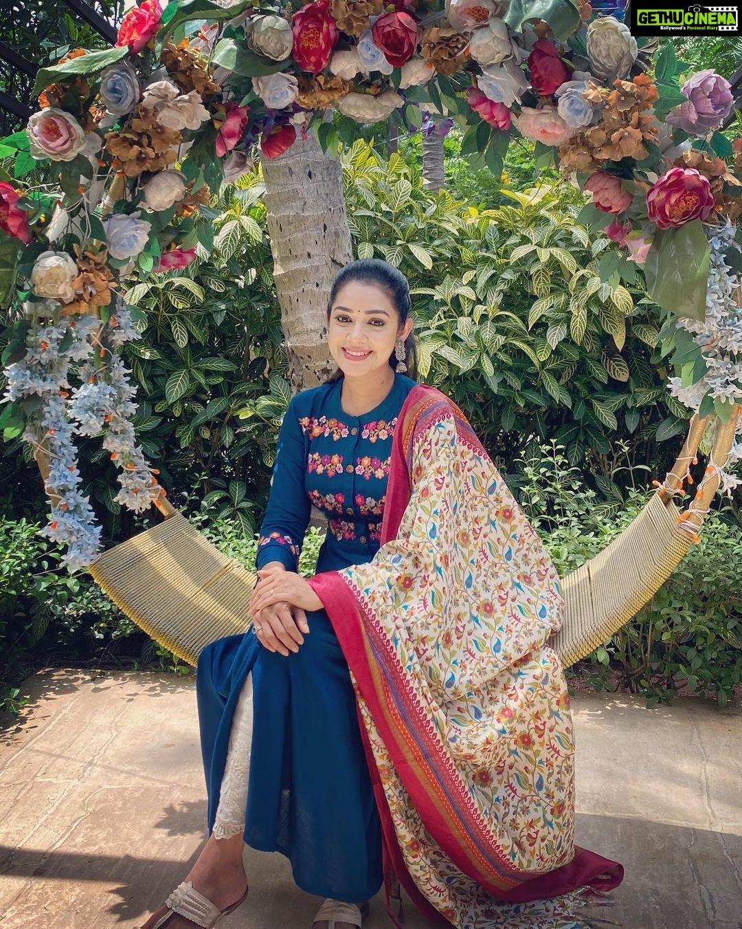 Chaya Singh Instagram - Flawsome An individual who embraces their ‘flaws’ and knows they are awesome regardless. #picoftheday #picoftheweek #saturdayvibes #bhoomika #simplystylish