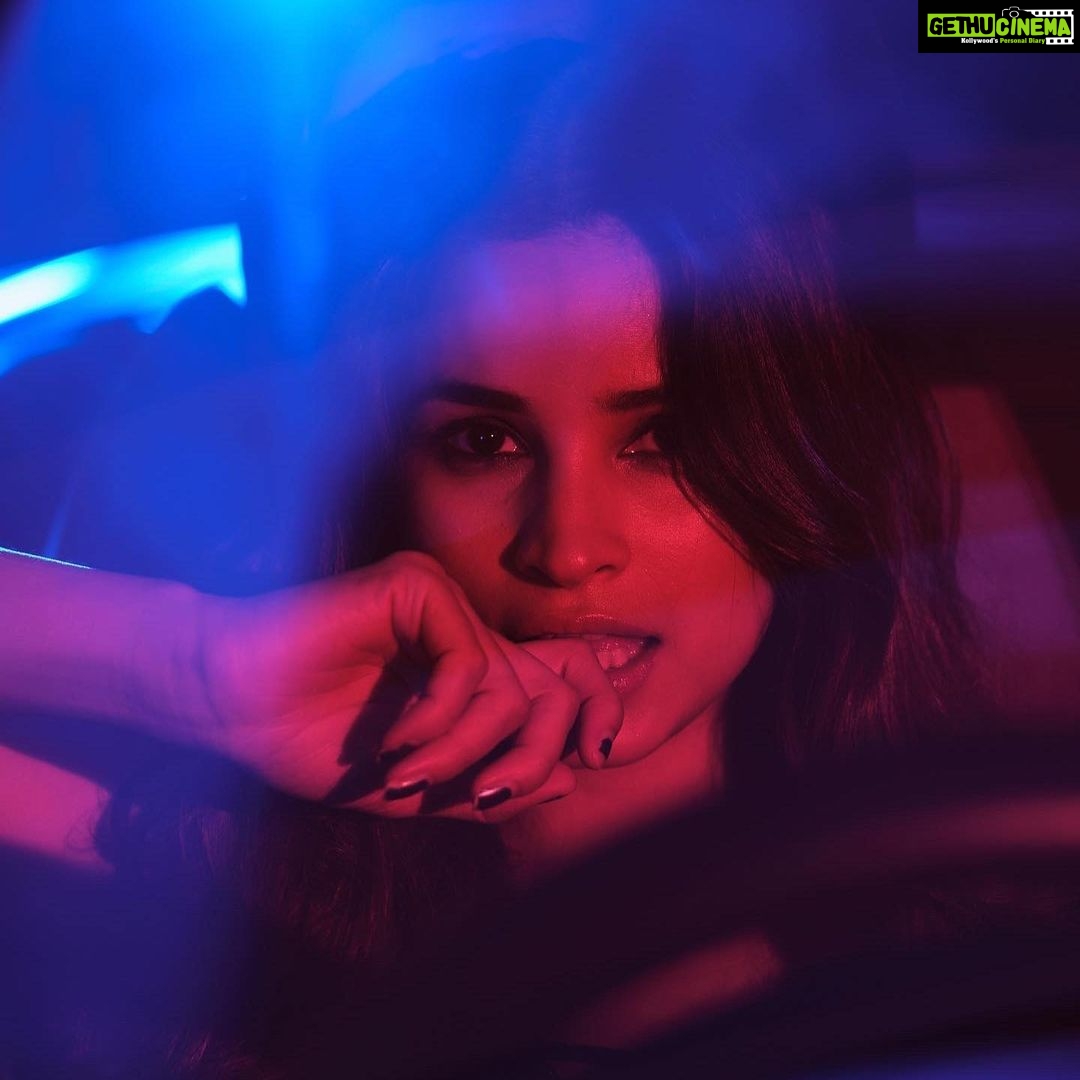Chetna Pande Instagram - REMINDER: Go after dreams, not people. Love yourself and the rest will follow. Never lose your sense of wonder. You are capable of more than you know. - No regrets in life. Just lessons learned. Your only limit is you. - Life goes by in a blink of an eye. So live life. 🧿🫰🏻🦋 #newversion 🕸️