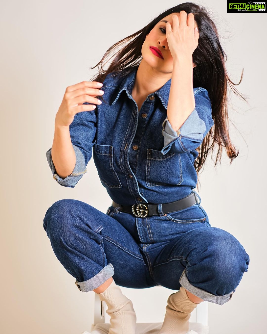 Chetna Pande Instagram - Born with good Jeans 👖 😉