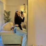 Chetna Pande Instagram - It’s been a while 🪞 🤳 Don’t miss the cute photo bomber 🐶