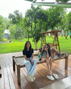 Chetna Pande Instagram - Bliss 🫰🏻❤️
