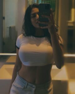 Daksha Nagarkar Instagram - I like my phone case, that’s why I take too many mirror pictures 
.
#dakshanagarkar #love #happy #selfie #shotoniphone #girl #instagram