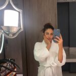 Daksha Nagarkar Instagram - Remember somebody loves you #dakshanagarkar #love #happy #réel #skincare #saturdays #selfcare #selflove #girls #reels #reelit #reelitfeelit #reelsinstagram #reelkarofeelkaro