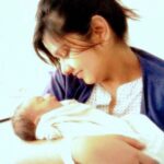 Dalljiet Kaur Instagram - My 1st ever picture with mommy ♥️🫶🏼🌼🦋 Mumbai - मुंबई