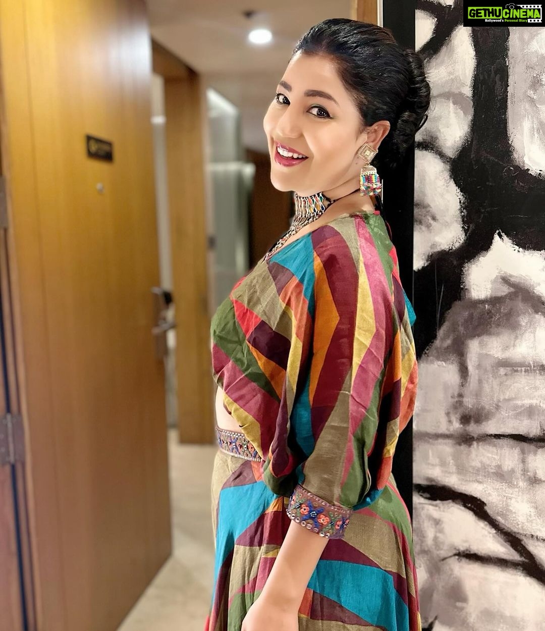 Debina Bonnerjee Instagram - About last night ✨❤️ #Guwahati you were special 🥰🙏🏻 . . #aasam #love #dressup #debinabonnerjee