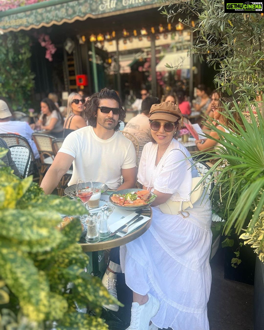Debina Bonnerjee Instagram - Paris vibe ❤️ . . . . #paris #vibe #gurbina #saturday #sarurdayvibes Paris, France
