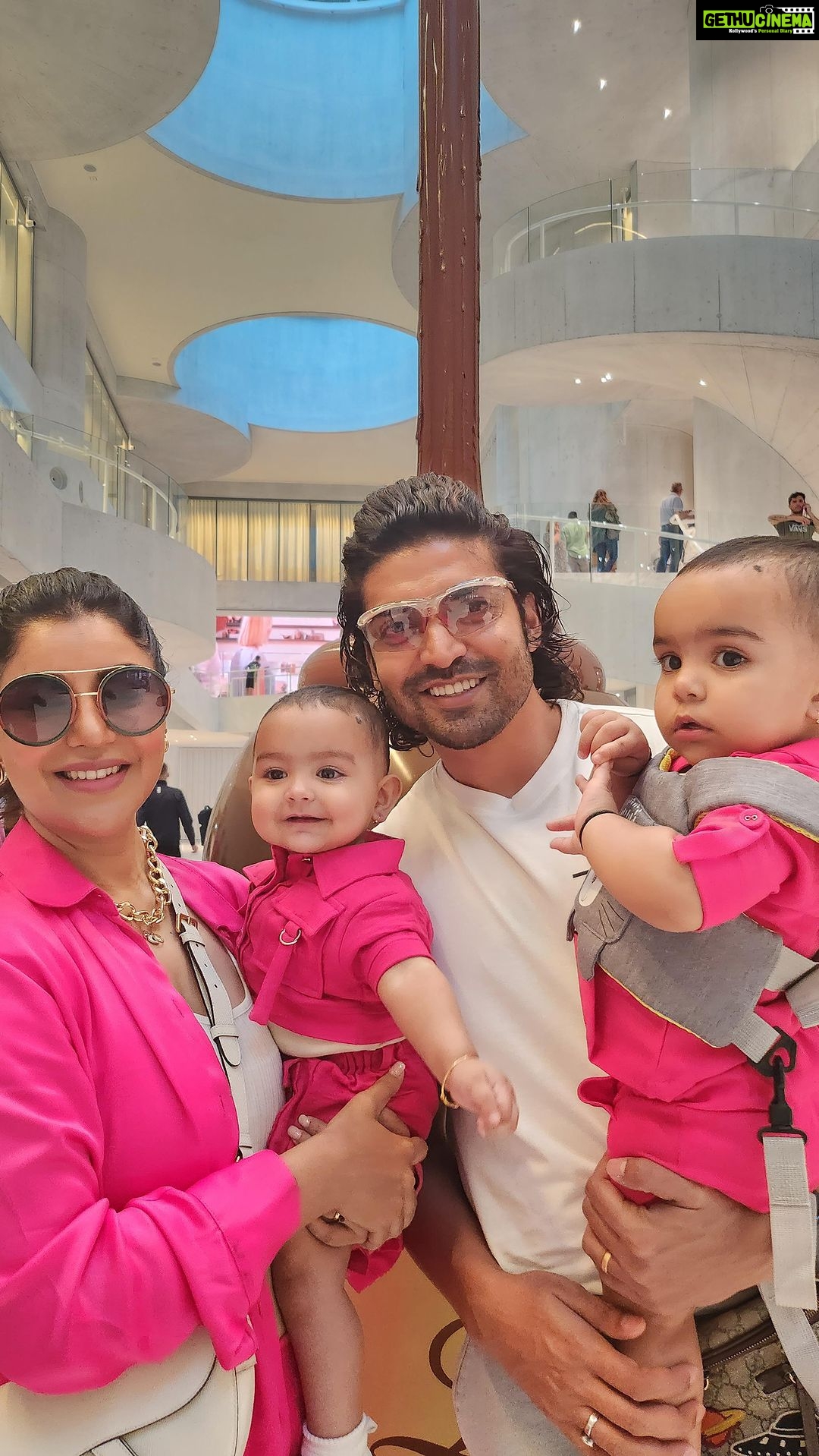 Debina Bonnerjee Instagram - You see what’s called an Edible happiness ✨🥰🍫 A fun filled day with lots of sweets and sugar-rush!!! At @lindthomeofchocolate 🩷 . @myswitzerlandin @visitzurich #INeedSwitzerland . . #love #fun #travel #gurmeetchoudhary #debinabonnerjee #family #swiss #switzerland #zurich