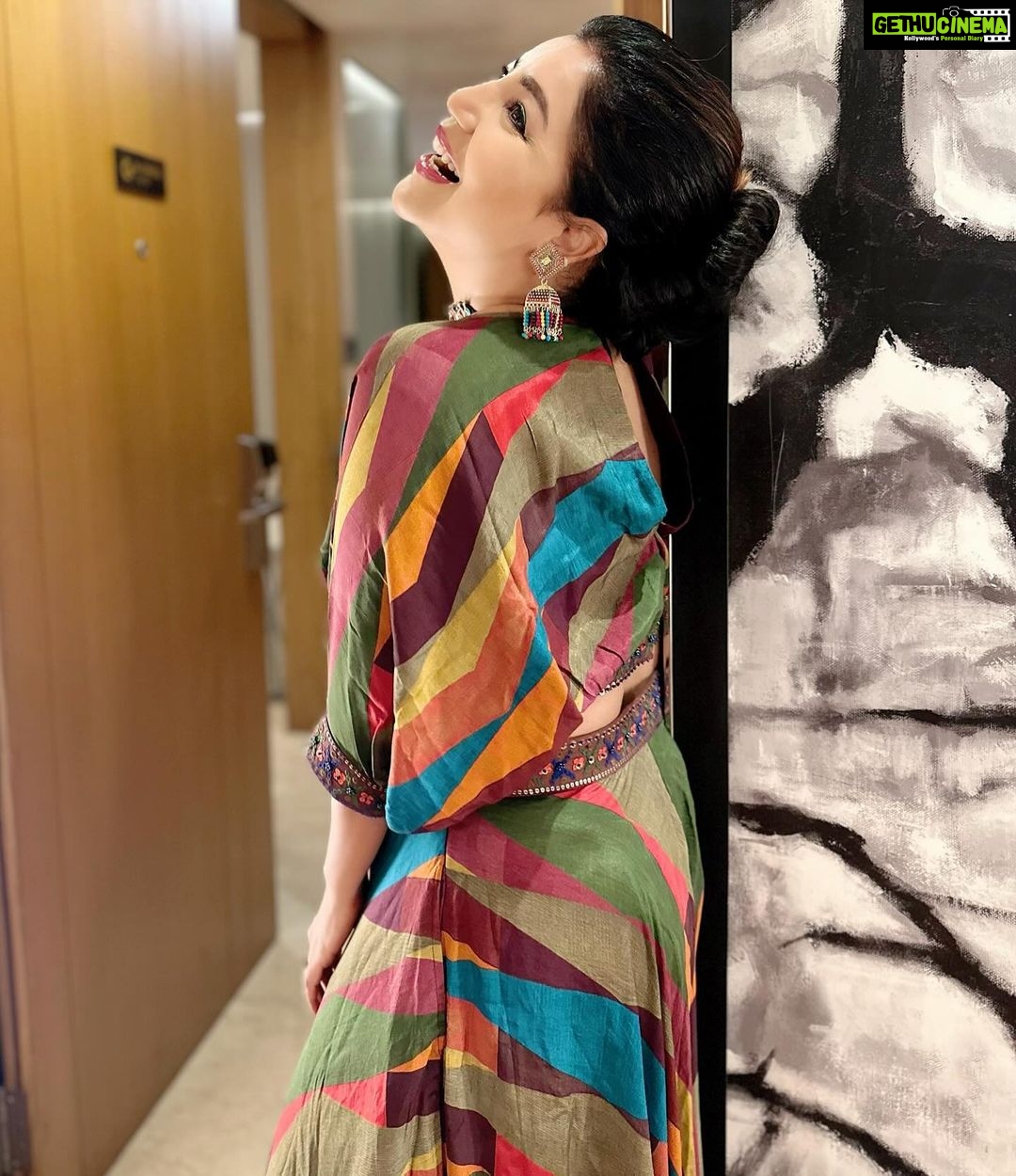 Debina Bonnerjee Instagram - About last night ✨❤️ #Guwahati you were special 🥰🙏🏻 . . #aasam #love #dressup #debinabonnerjee