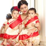 Debina Bonnerjee Instagram - বঁধু, কোন্‌ আলো লাগল চোখে! বুঝি দীপ্তিরূপে ছিলে সূর্যলোকে! ছিল মন তোমারি প্রতীক্ষা করি যুগে যুগে দিন রাত্রি ধরি, . 😇 . #mahalaya #শুভ মহালয়া