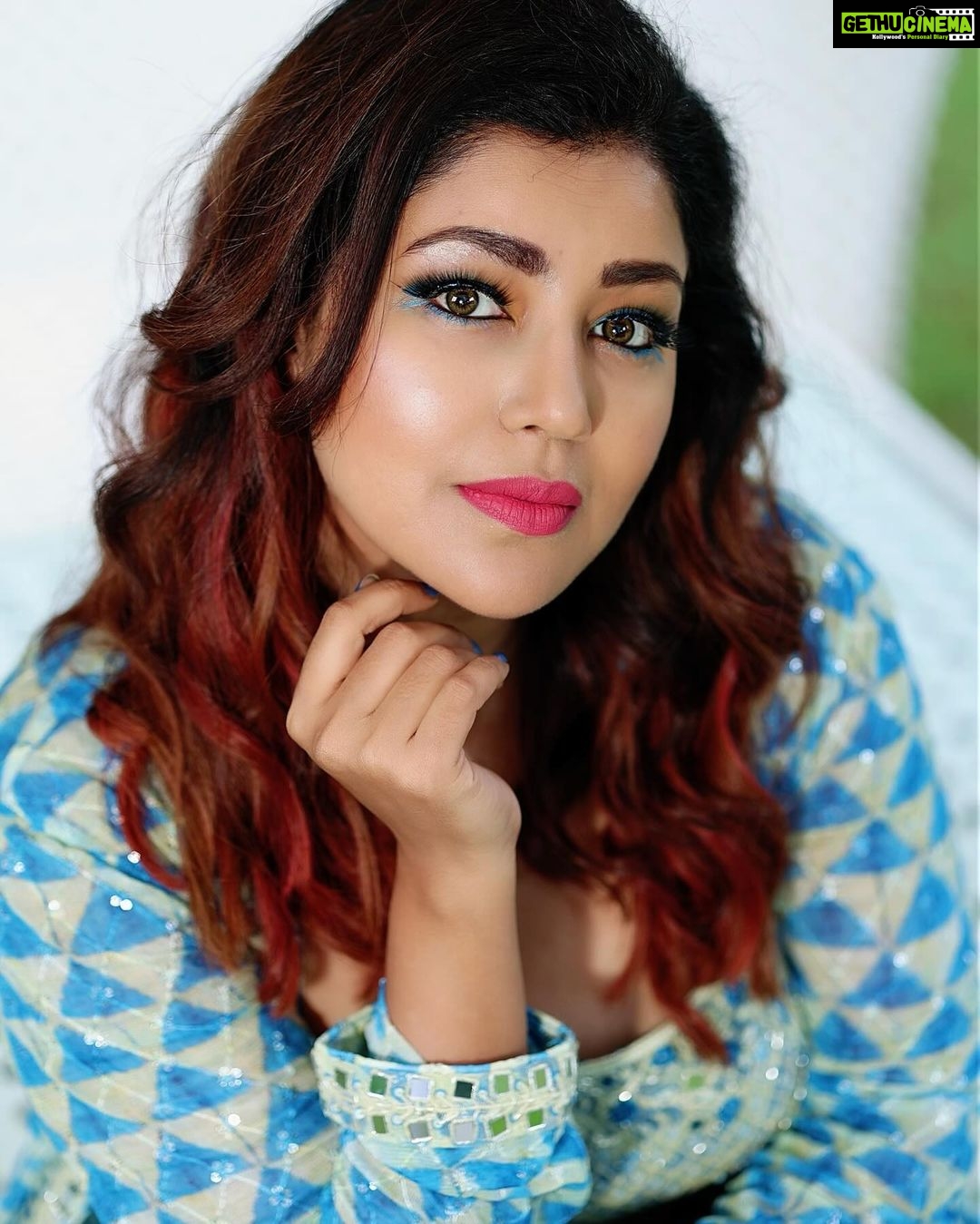 Debina Bonnerjee Instagram - Glam it up 🩵✨ . . Outfitby: @seasonsmumbai Styledby: @stylebysugandhasood @teamsugandhasood Assistedby: @styleitupwithmicheala Jew: @rimayu07 📸: @sk_.click . . #ganpatibappamorya